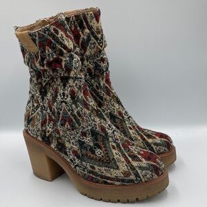 Muk Luks Multicolor Patterned Tapestry Heeled Boots Size 9.5